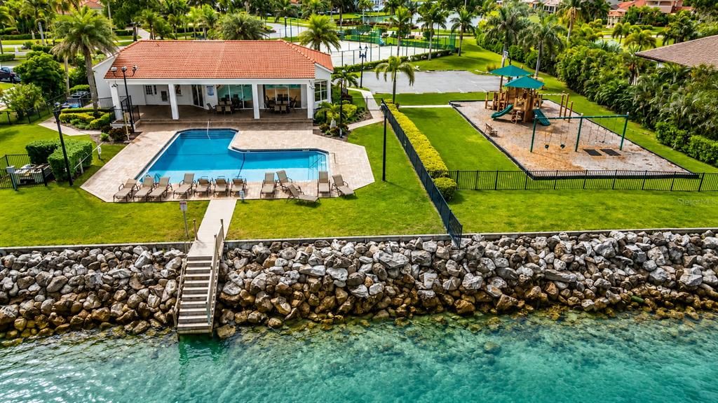 For Sale: $950,000 (4 beds, 4 baths, 3616 Square Feet)