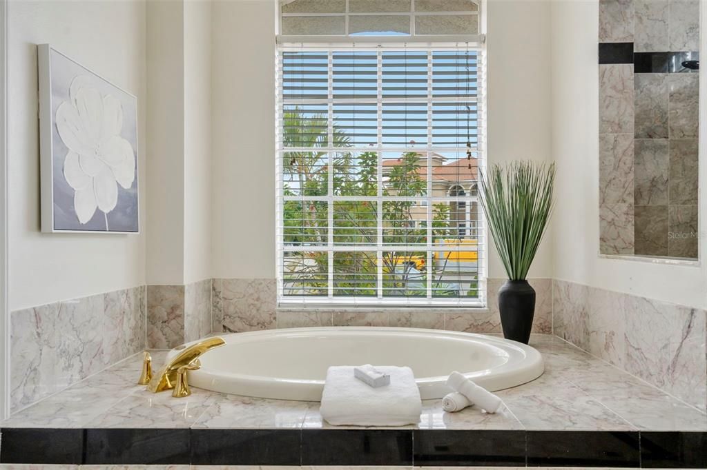 For Sale: $950,000 (4 beds, 4 baths, 3616 Square Feet)