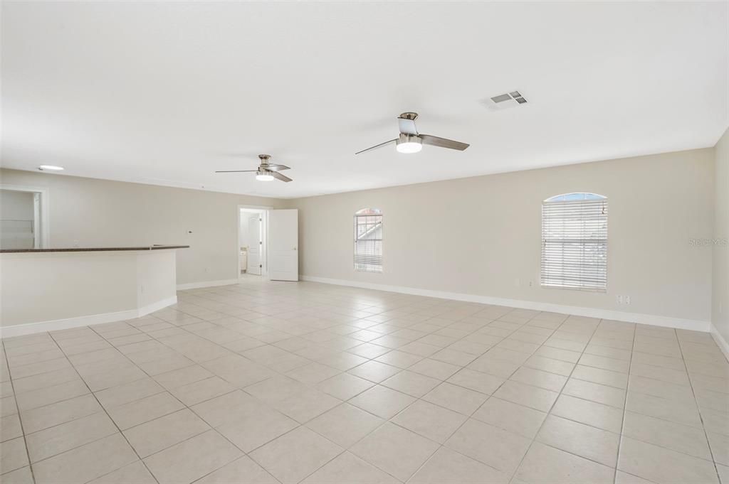 For Sale: $950,000 (4 beds, 4 baths, 3616 Square Feet)