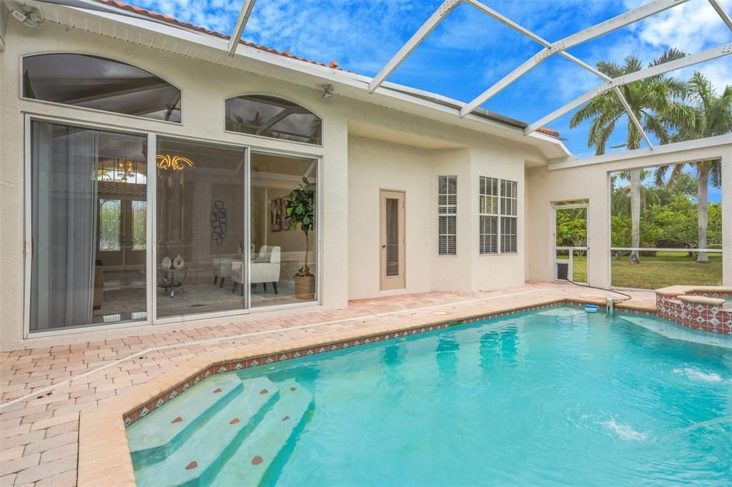 For Sale: $950,000 (4 beds, 4 baths, 3616 Square Feet)