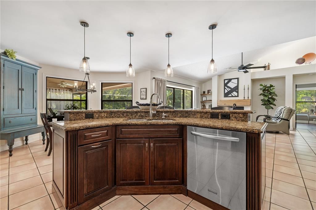 For Sale: $800,000 (4 beds, 3 baths, 2804 Square Feet)