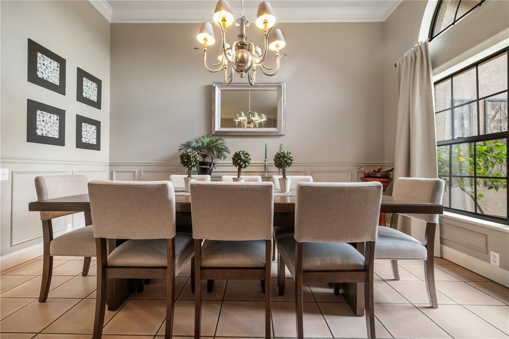 For Sale: $800,000 (4 beds, 3 baths, 2804 Square Feet)