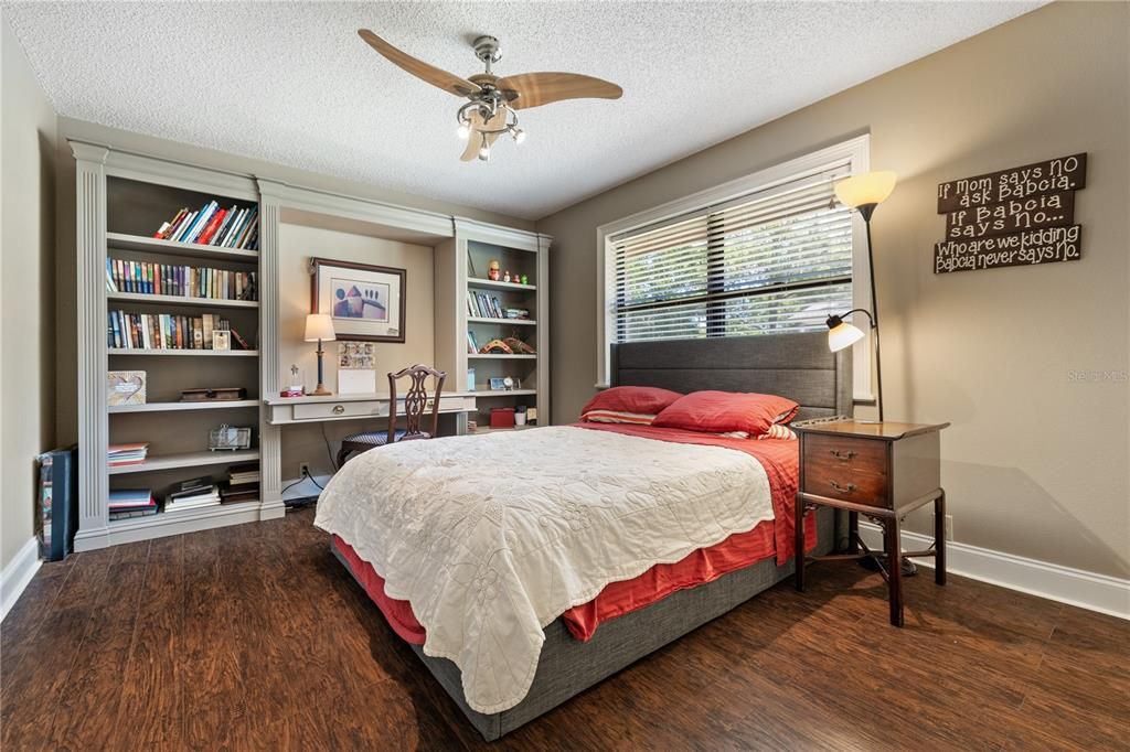 For Sale: $800,000 (4 beds, 3 baths, 2804 Square Feet)