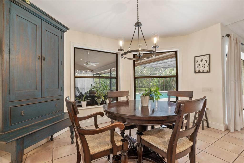 For Sale: $800,000 (4 beds, 3 baths, 2804 Square Feet)