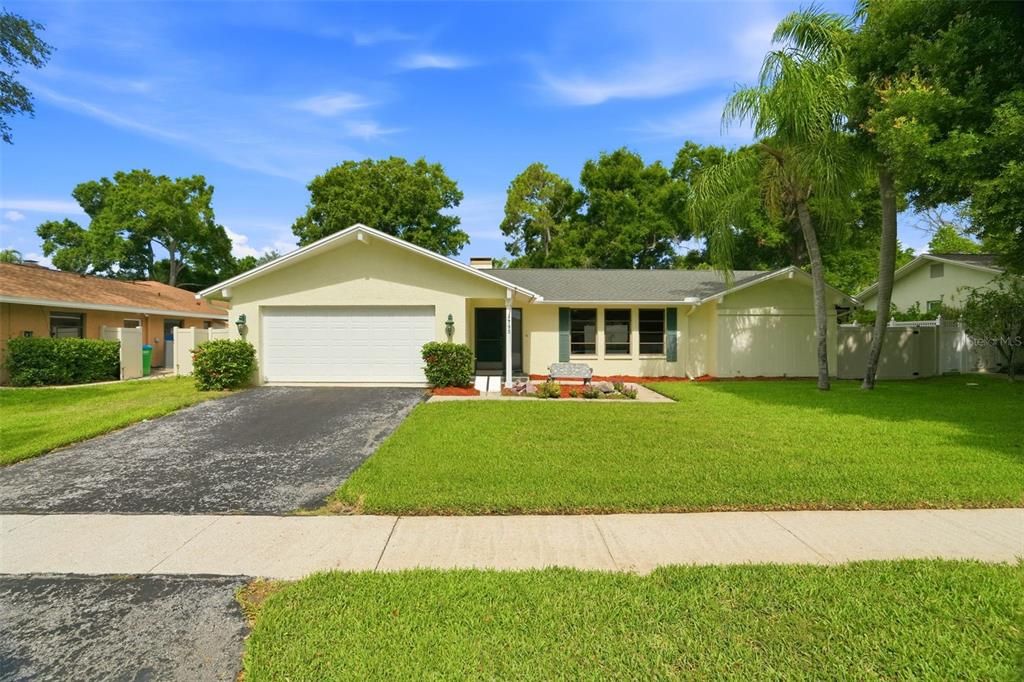 For Sale: $539,000 (3 beds, 2 baths, 1933 Square Feet)