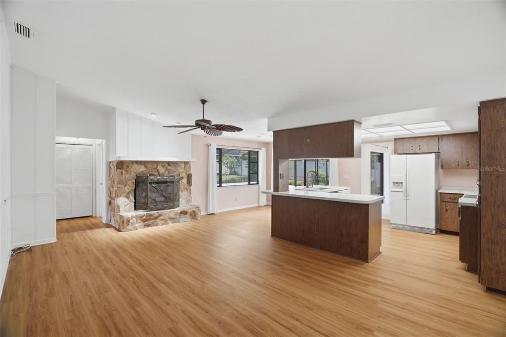 For Sale: $539,000 (3 beds, 2 baths, 1933 Square Feet)