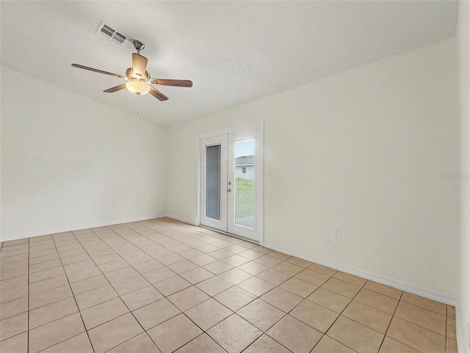 For Sale: $249,900 (4 beds, 2 baths, 1514 Square Feet)