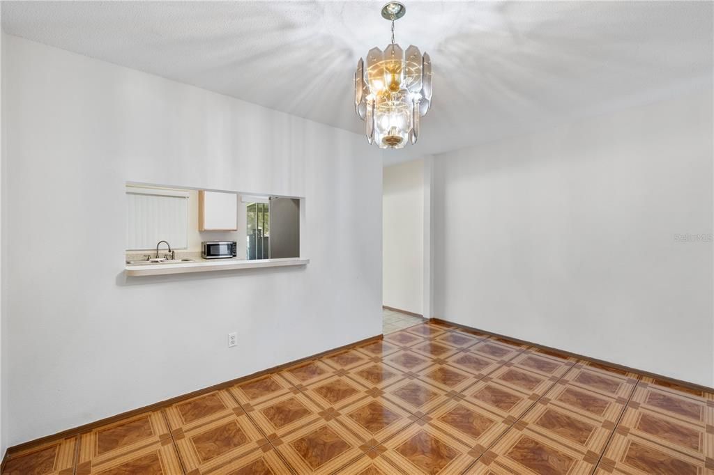 На продажу: $214,990 (2 спален, 2 ванн, 1490 Квадратных фут)