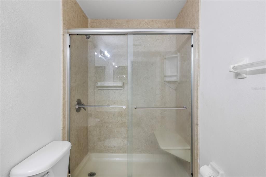 На продажу: $214,990 (2 спален, 2 ванн, 1490 Квадратных фут)