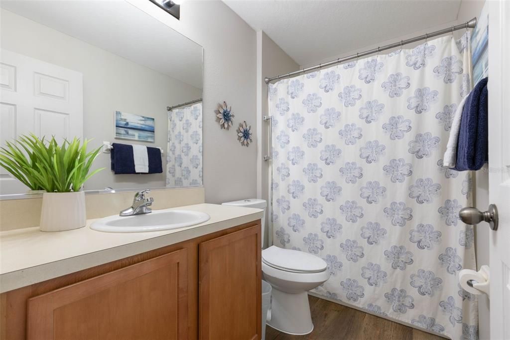 Activo con contrato: $315,000 (4 camas, 2 baños, 1900 Pies cuadrados)