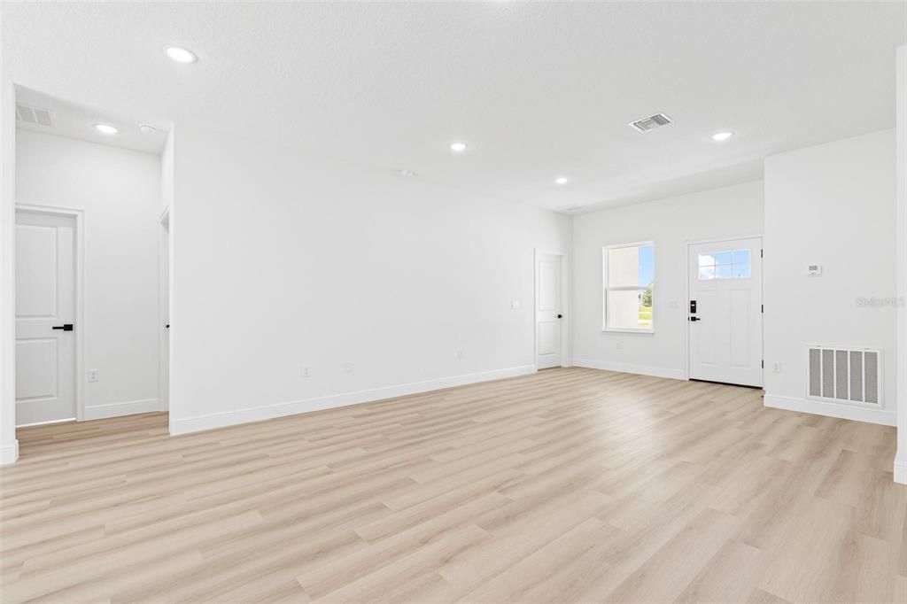 На продажу: $309,900 (4 спален, 3 ванн, 1865 Квадратных фут)