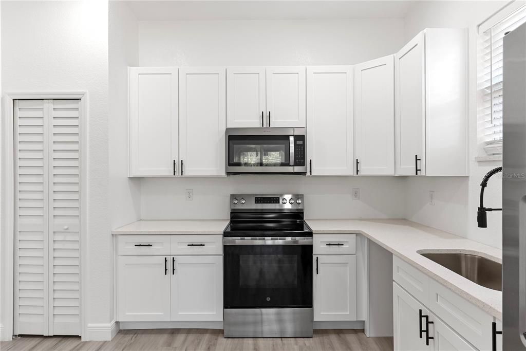 For Sale: $550,000 (4 beds, 3 baths, 2015 Square Feet)