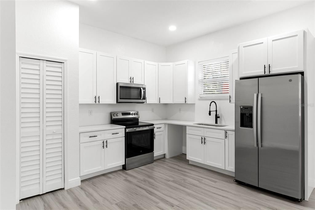 For Sale: $550,000 (4 beds, 3 baths, 2015 Square Feet)