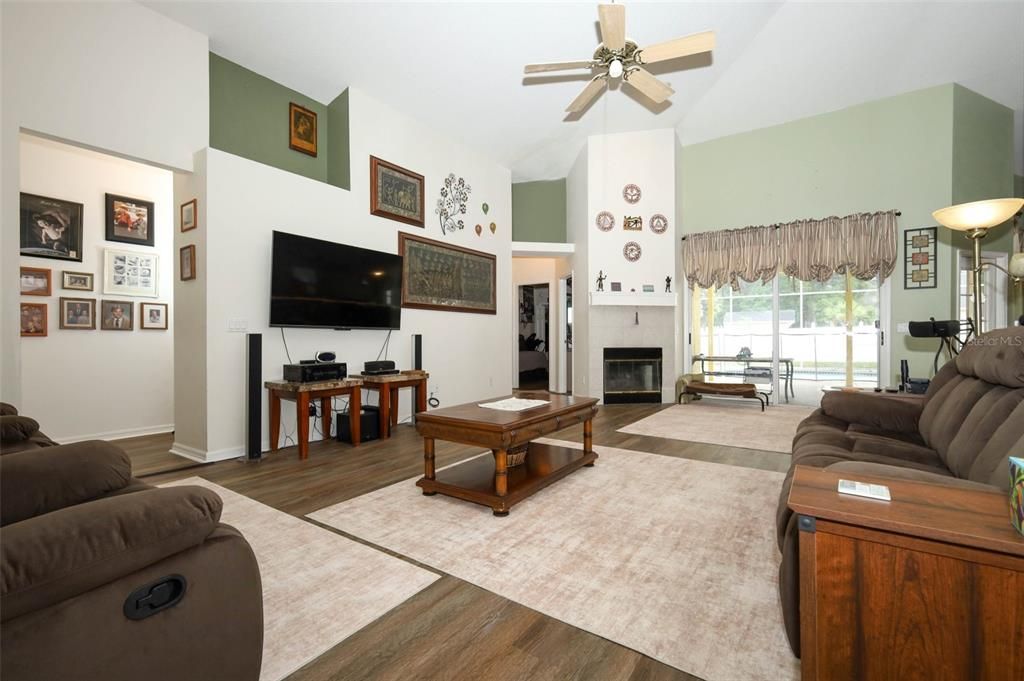 For Sale: $675,000 (4 beds, 3 baths, 2582 Square Feet)