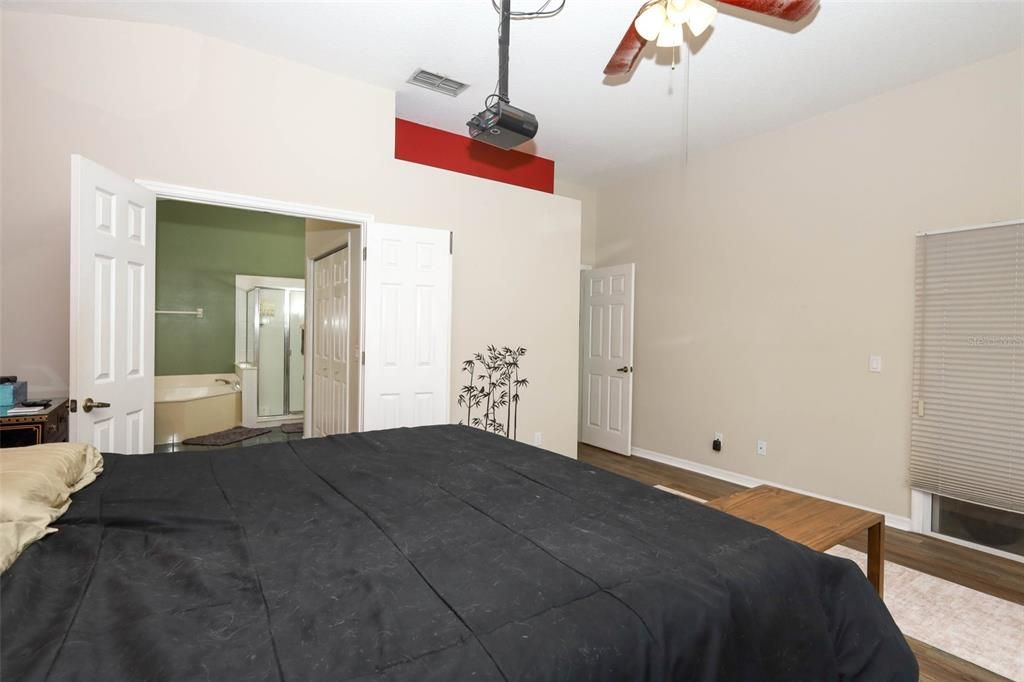 For Sale: $675,000 (4 beds, 3 baths, 2582 Square Feet)