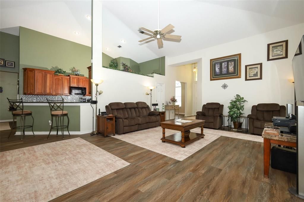 For Sale: $675,000 (4 beds, 3 baths, 2582 Square Feet)
