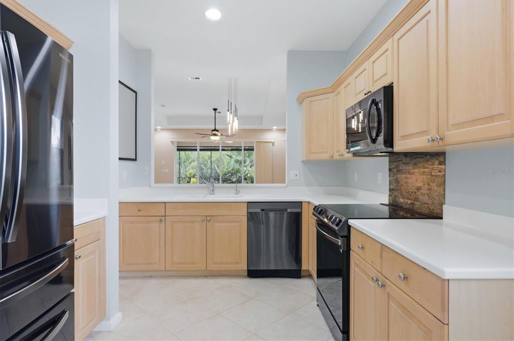 For Sale: $330,000 (3 beds, 2 baths, 1773 Square Feet)
