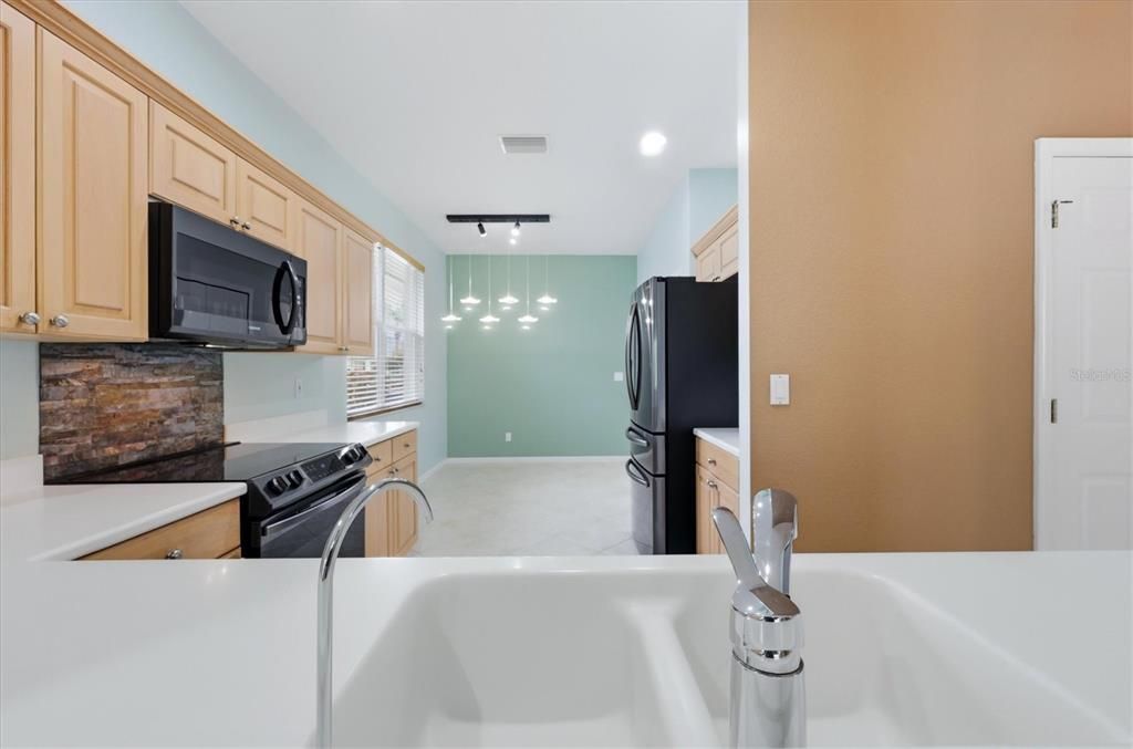 For Sale: $330,000 (3 beds, 2 baths, 1773 Square Feet)
