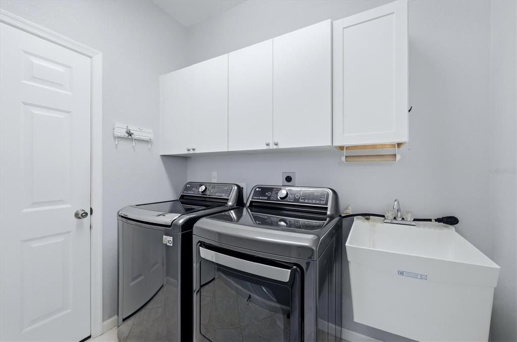 For Sale: $330,000 (3 beds, 2 baths, 1773 Square Feet)