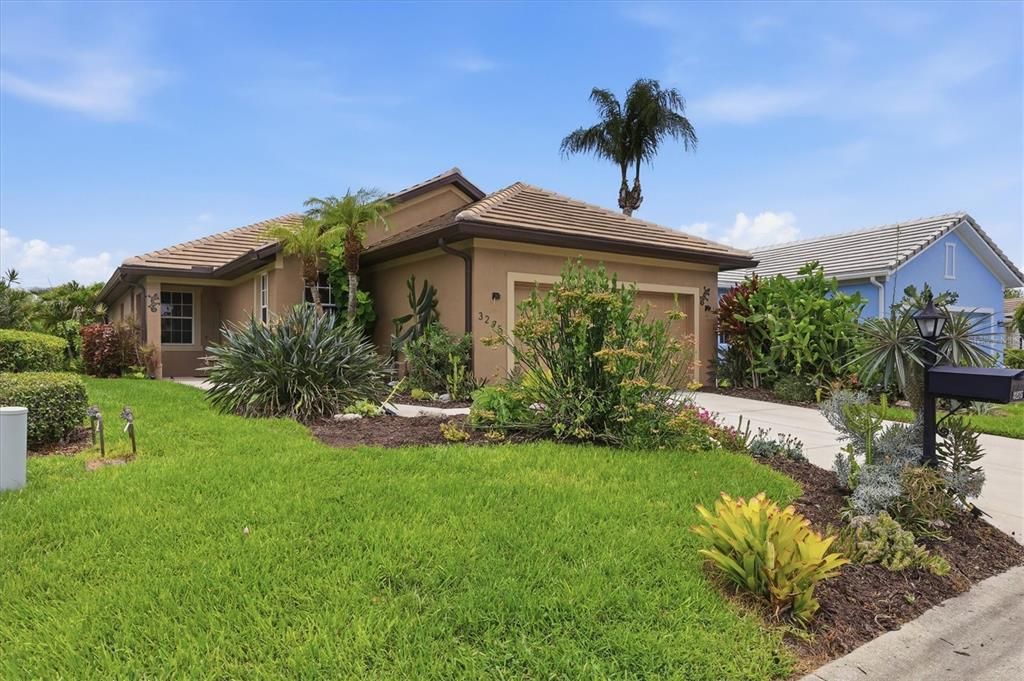 For Sale: $330,000 (3 beds, 2 baths, 1773 Square Feet)