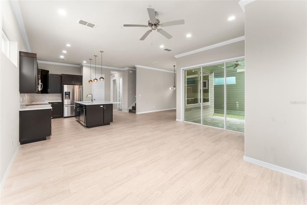 En Venta: $485,000 (5 camas, 3 baños, 2412 Pies cuadrados)