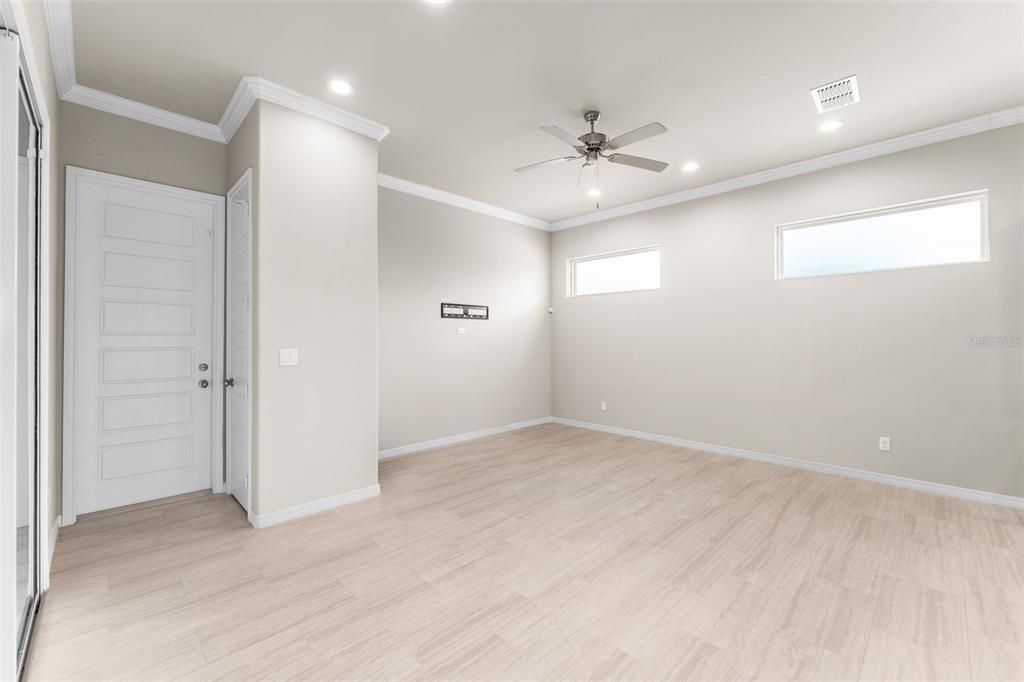 En Venta: $485,000 (5 camas, 3 baños, 2412 Pies cuadrados)