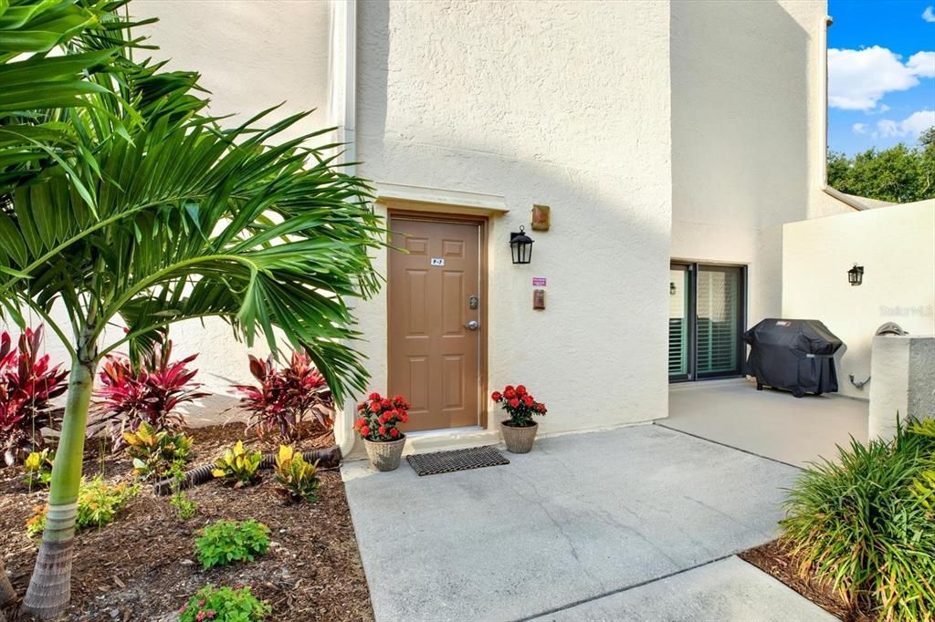 For Sale: $550,000 (2 beds, 2 baths, 1315 Square Feet)
