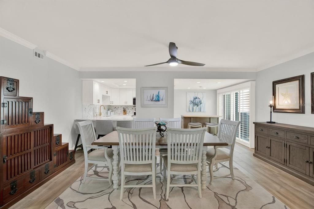 For Sale: $550,000 (2 beds, 2 baths, 1315 Square Feet)