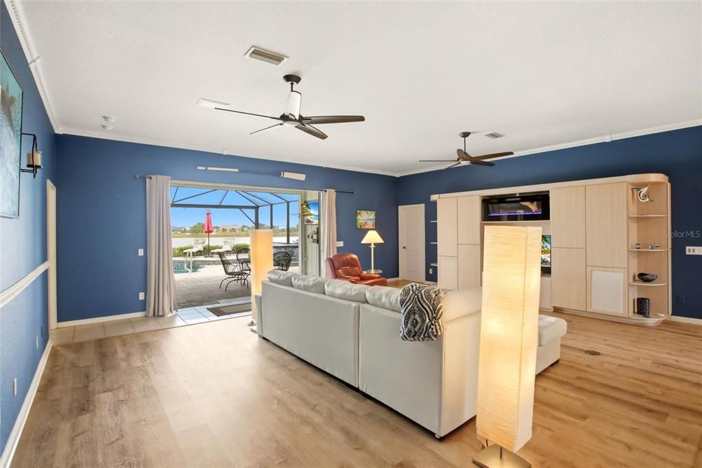 En Venta: $605,000 (3 camas, 2 baños, 2800 Pies cuadrados)
