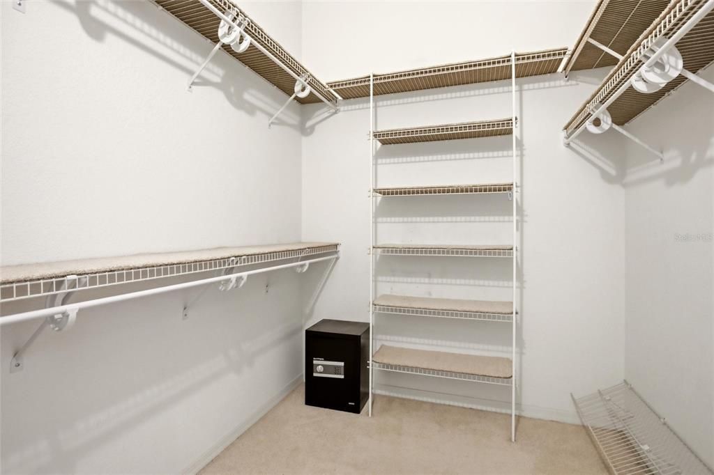 En Venta: $605,000 (3 camas, 2 baños, 2800 Pies cuadrados)