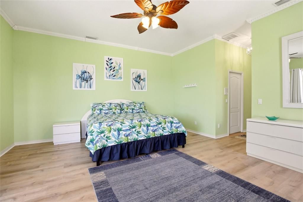 En Venta: $605,000 (3 camas, 2 baños, 2800 Pies cuadrados)