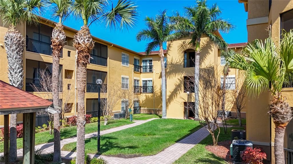 For Rent: $1,600 (1 beds, 1 baths, 656 Square Feet)