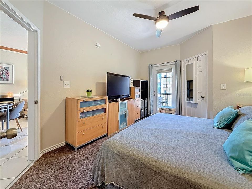For Rent: $1,600 (1 beds, 1 baths, 656 Square Feet)