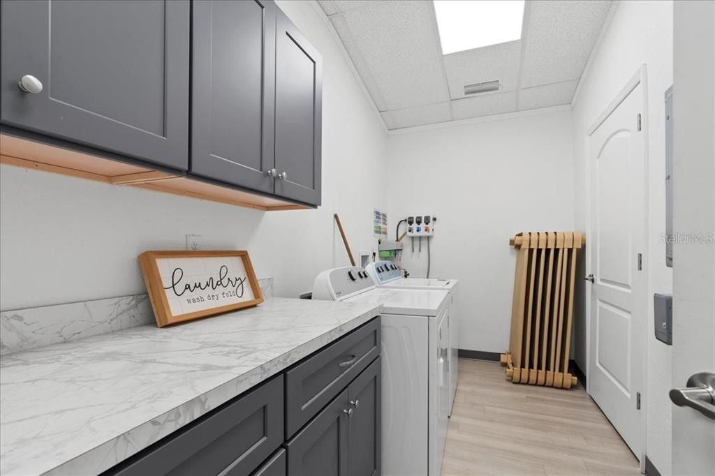 For Sale: $999,000 (0 beds, 0 baths, 4374 Square Feet)