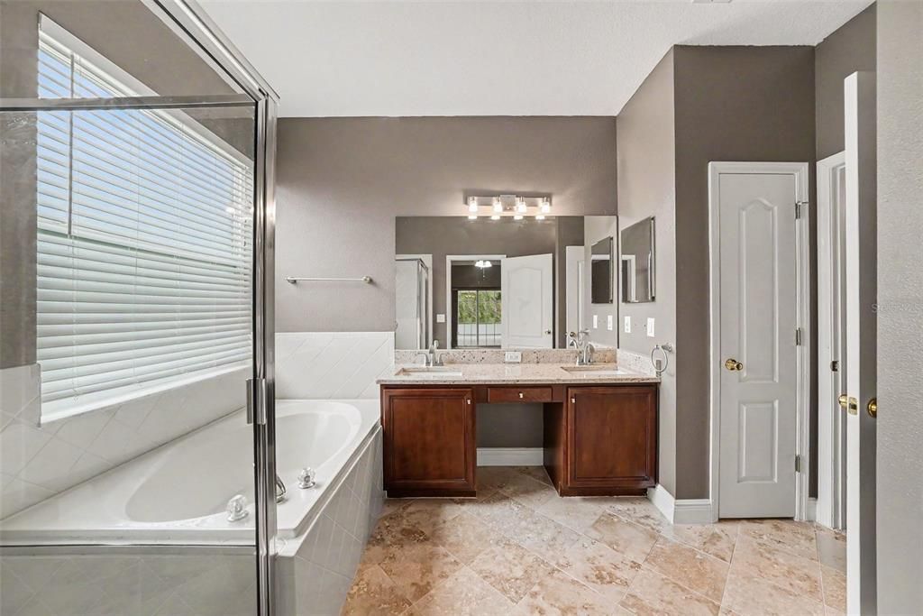For Sale: $649,900 (5 beds, 3 baths, 3525 Square Feet)