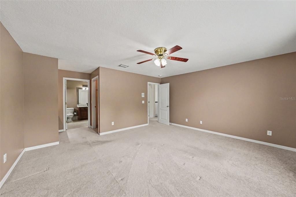 For Sale: $649,900 (5 beds, 3 baths, 3525 Square Feet)