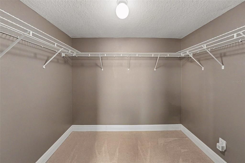 For Sale: $649,900 (5 beds, 3 baths, 3525 Square Feet)