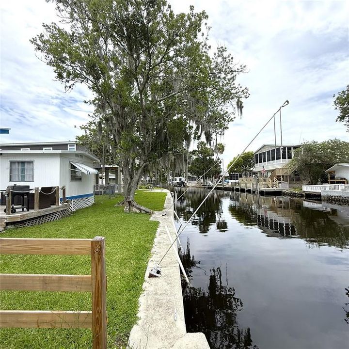 For Sale: $258,900 (2 beds, 1 baths, 1008 Square Feet)