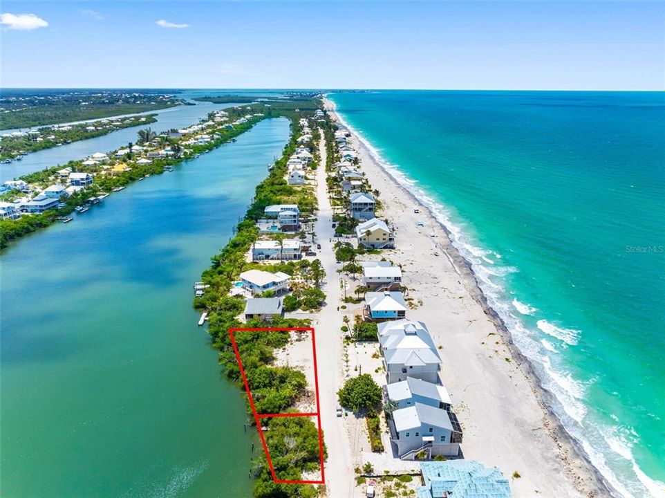 На продажу: $250,000 (0.09 acres)