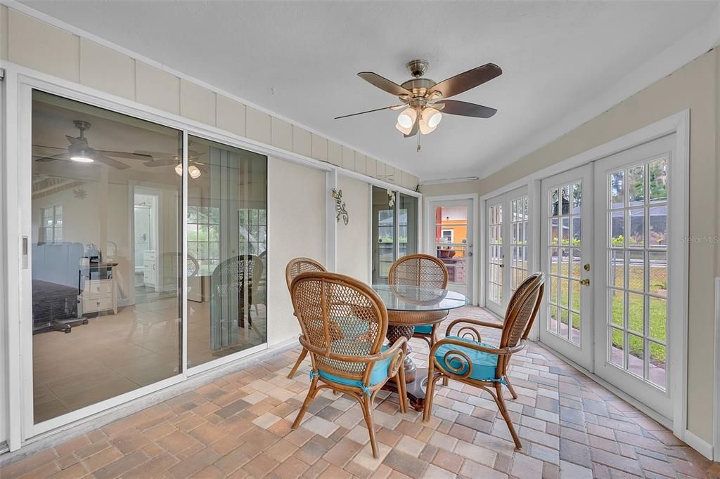 For Sale: $825,000 (4 beds, 4 baths, 1918 Square Feet)