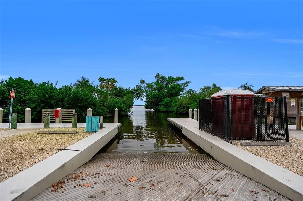 For Sale: $825,000 (4 beds, 4 baths, 1918 Square Feet)