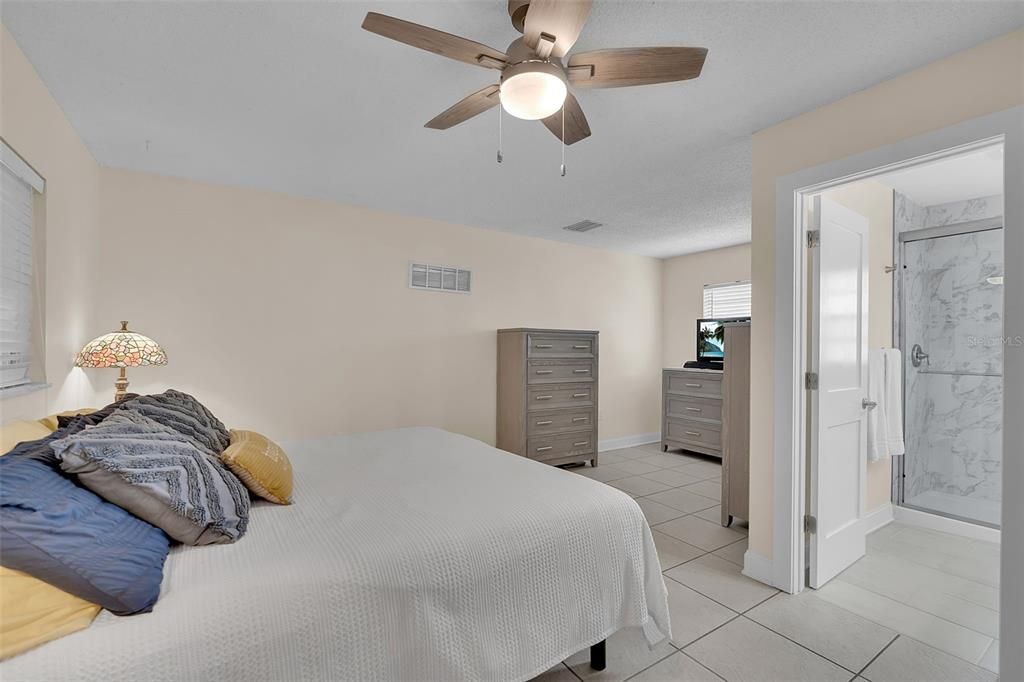 For Sale: $825,000 (4 beds, 4 baths, 1918 Square Feet)