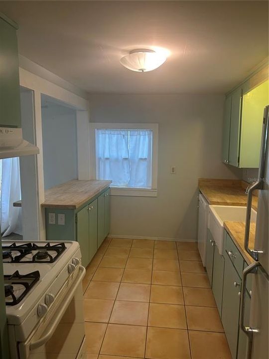 В аренду: $1,650 (2 спален, 1 ванн, 1148 Квадратных фут)