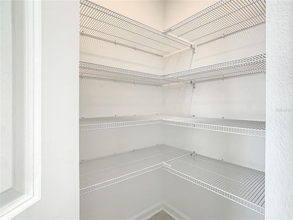 На продажу: $415,000 (4 спален, 2 ванн, 1936 Квадратных фут)