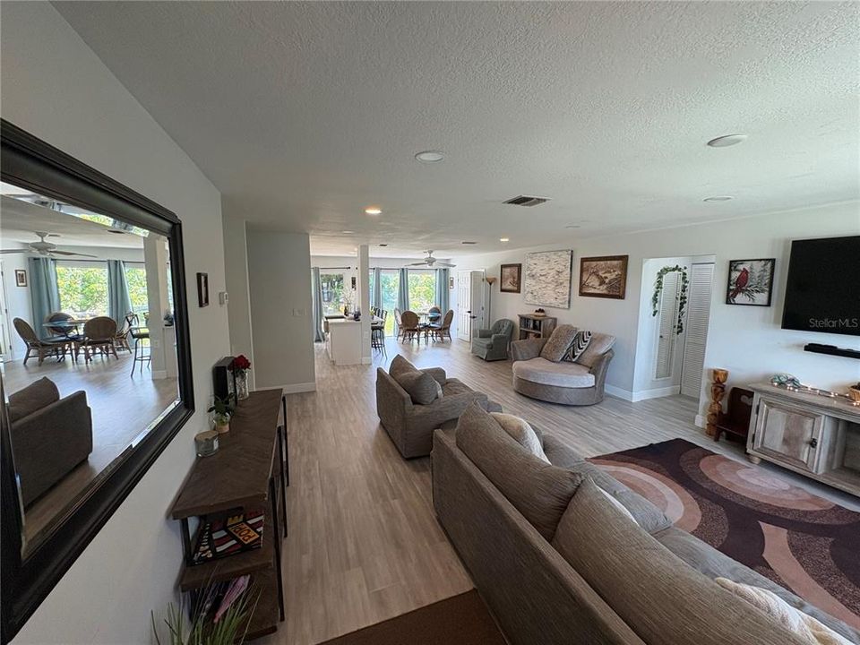 For Sale: $235,000 (3 beds, 2 baths, 1522 Square Feet)