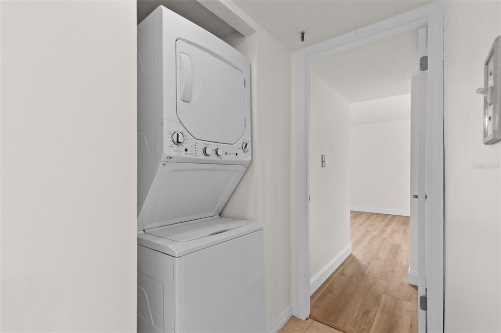 For Sale: $285,000 (2 beds, 2 baths, 1016 Square Feet)