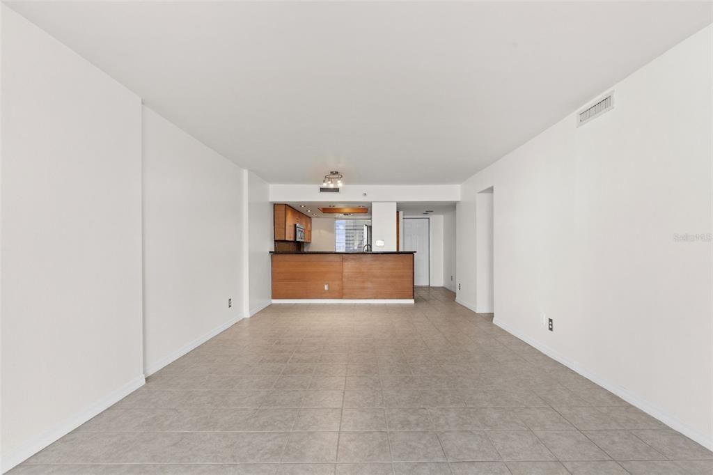 For Sale: $285,000 (2 beds, 2 baths, 1016 Square Feet)