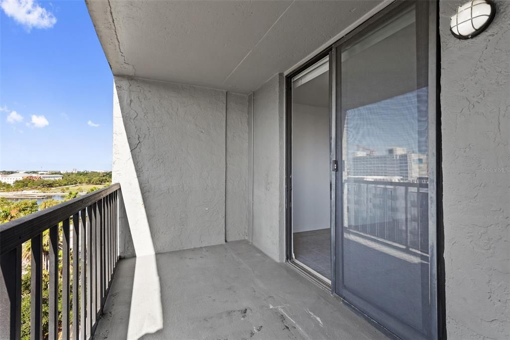 For Sale: $285,000 (2 beds, 2 baths, 1016 Square Feet)