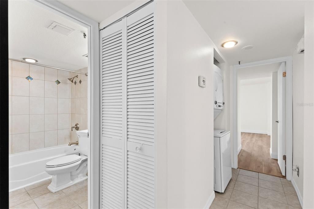 For Sale: $285,000 (2 beds, 2 baths, 1016 Square Feet)