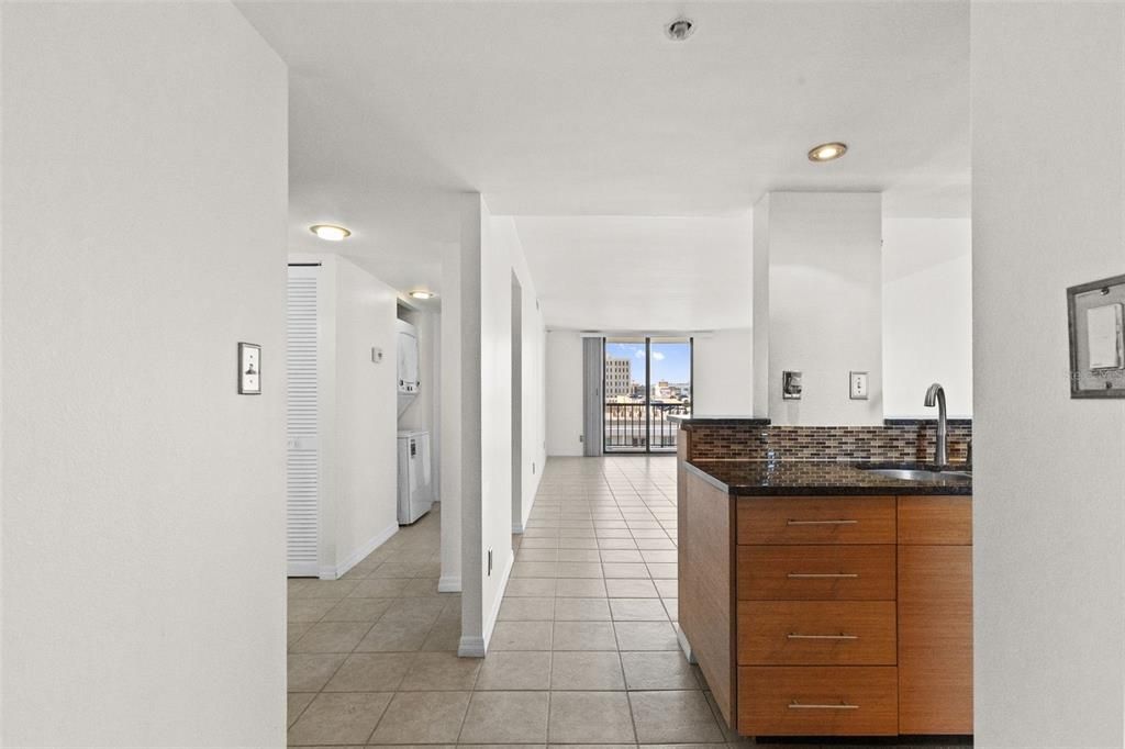 For Sale: $285,000 (2 beds, 2 baths, 1016 Square Feet)